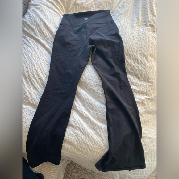 TNAction Split Front Hem Flare Leggings - Picture 3 of 4